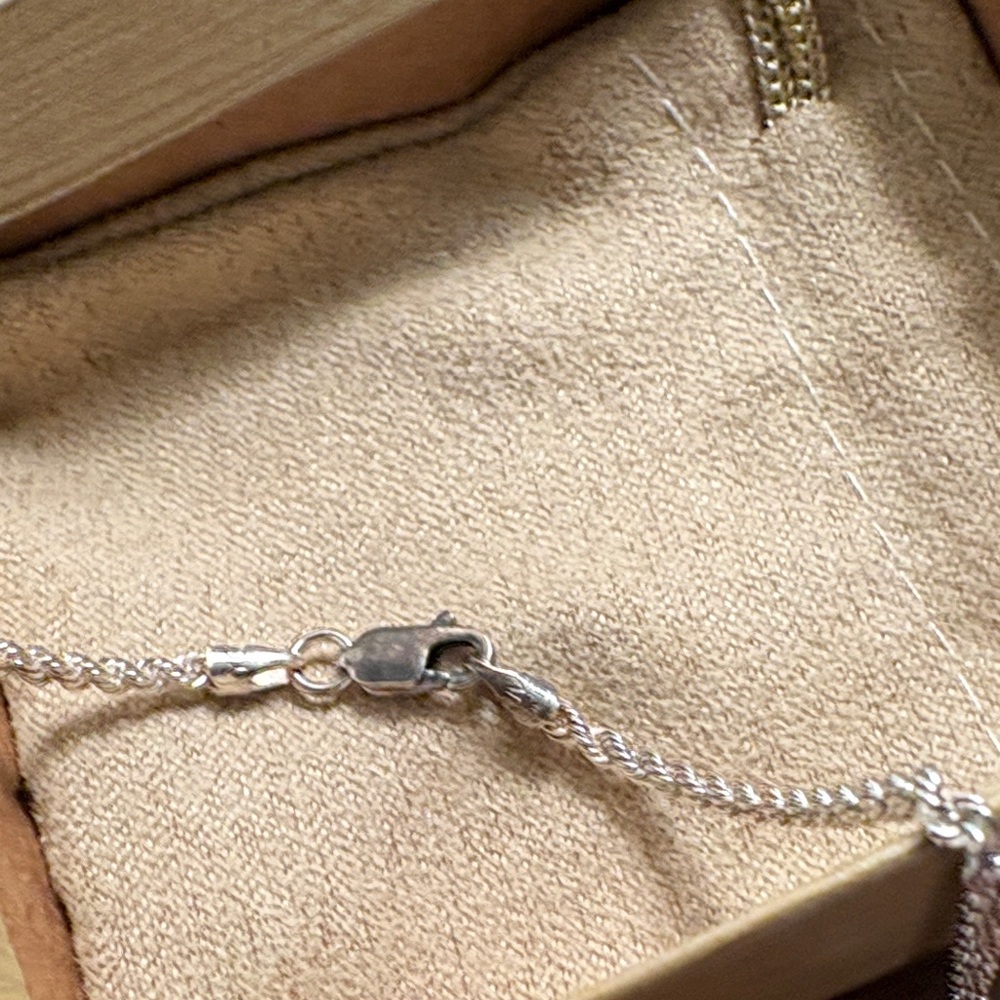 Silver Twisted Chain Necklace - Picture 4 of 8